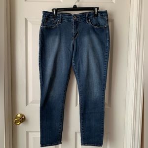 Women’s Levi’s  jeans